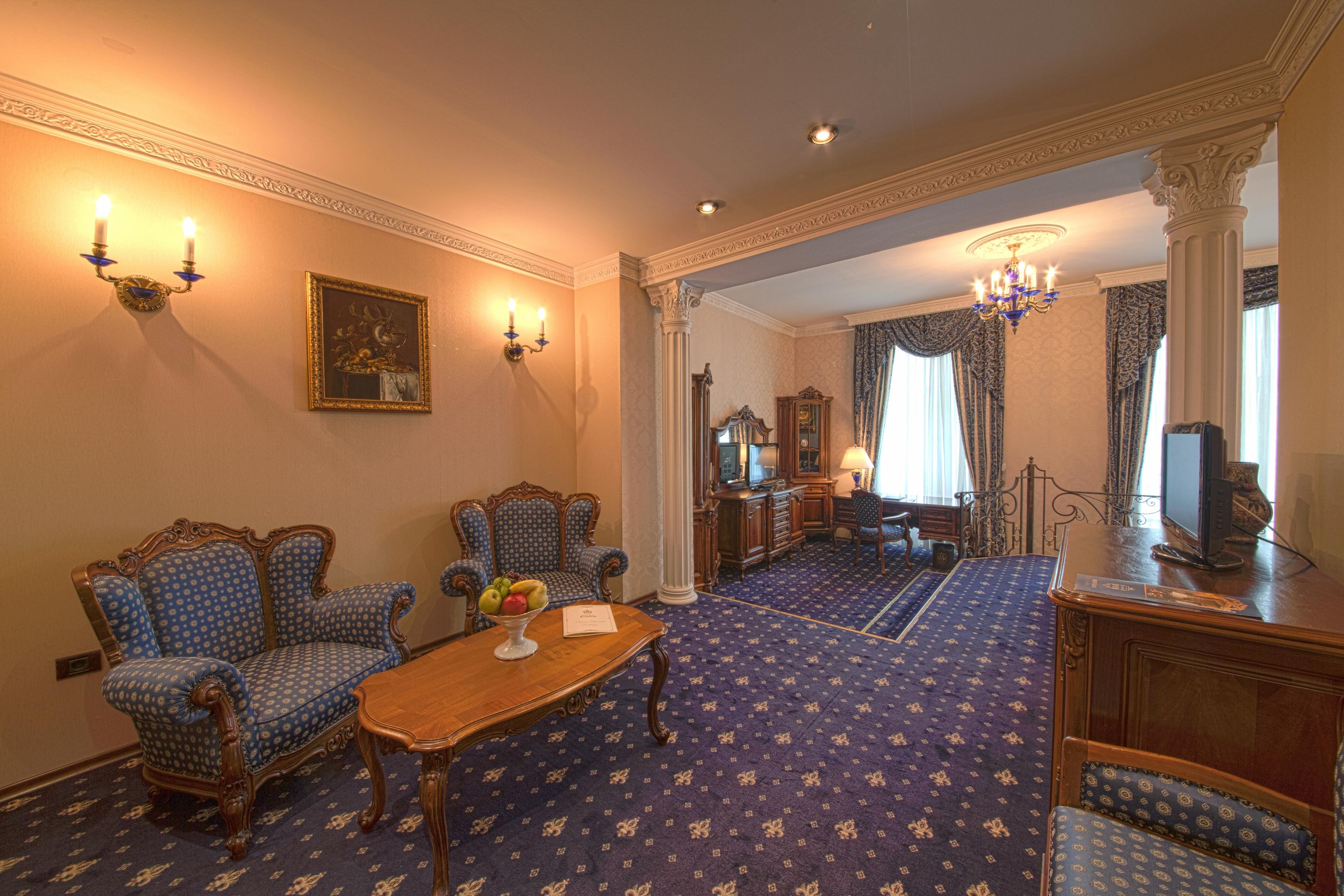 Grand Hotel London Warna Exterior foto Interior of the hotel