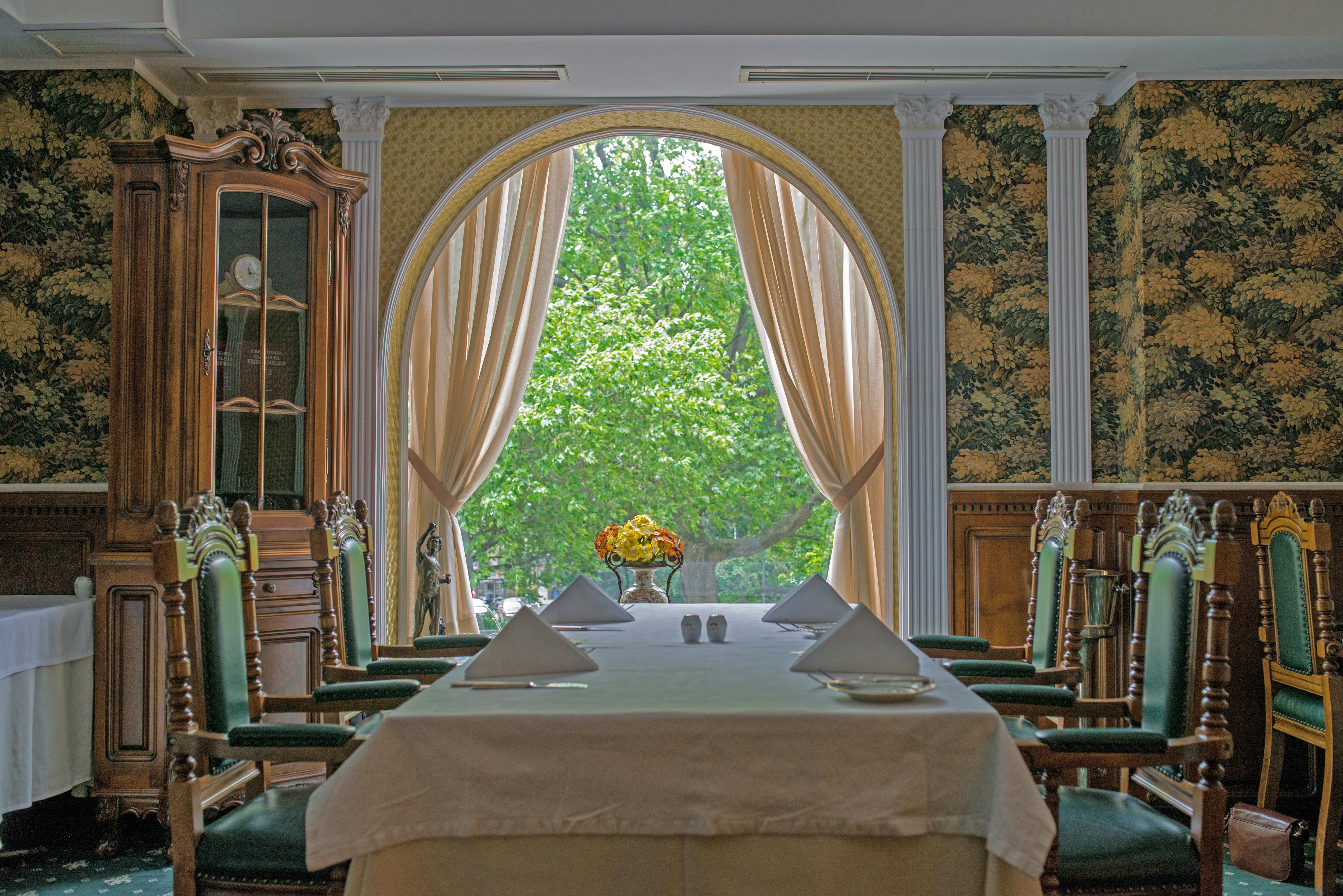 Grand Hotel London Warna Exterior foto The dining room