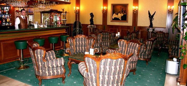 Grand Hotel London Warna Restaurant foto The Green Bar